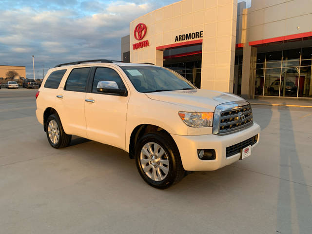 2017 Toyota Sequoia Platinum RWD photo
