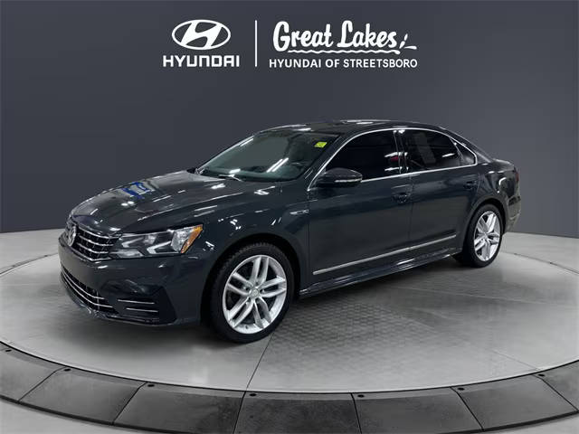 2017 Volkswagen Passat R-Line w/Comfort Pkg FWD photo