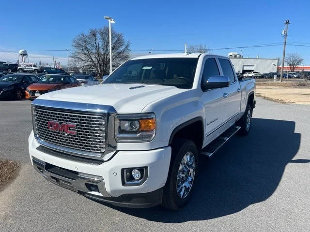 2016 GMC Sierra 2500HD Denali 4WD photo
