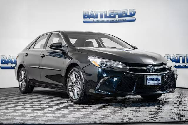 2017 Toyota Camry SE FWD photo