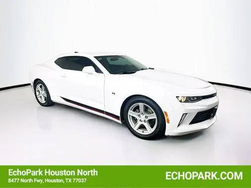 2017 Chevrolet Camaro 1LT RWD photo