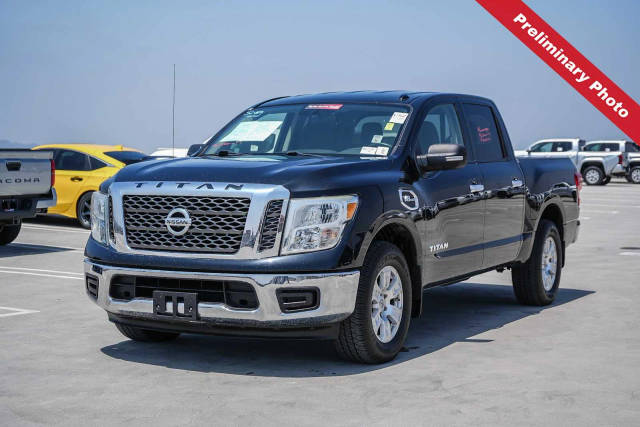 2017 Nissan Titan SV RWD photo