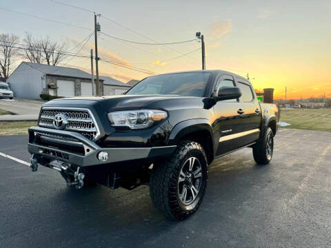 2017 Toyota Tacoma TRD Sport RWD photo