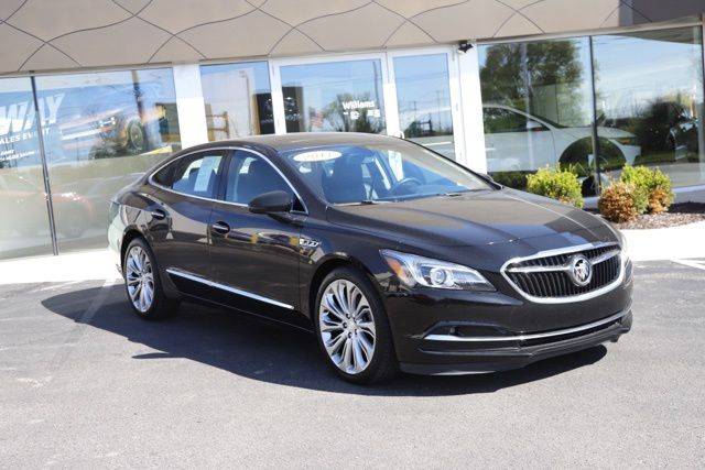 2017 Buick LaCrosse Essence FWD photo