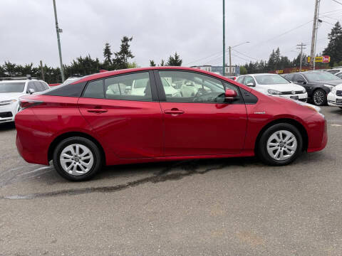 2017 Toyota Prius Two FWD photo