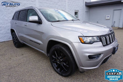 2017 Jeep Grand Cherokee Altitude 4WD photo
