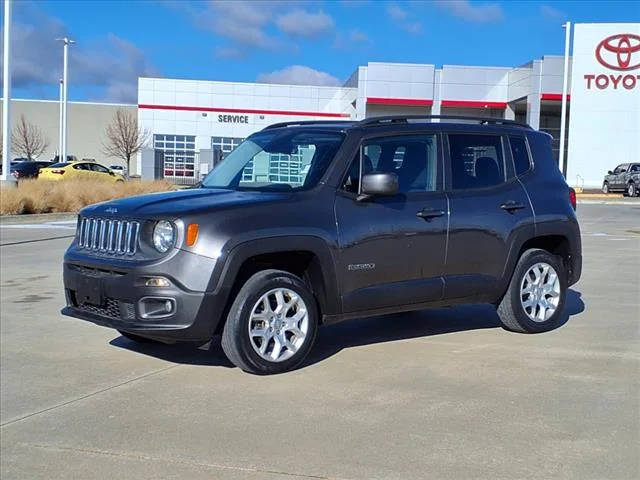 2017 Jeep Renegade Latitude 4WD photo