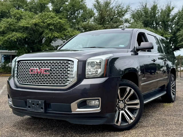 2017 GMC Yukon XL Denali 4WD photo