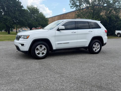 2017 Jeep Grand Cherokee Laredo 4WD photo