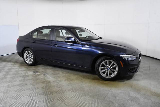 2016 BMW 3 Series 320i RWD photo