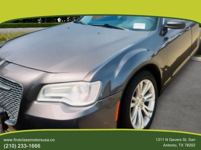 2017 Chrysler 300 Limited RWD photo