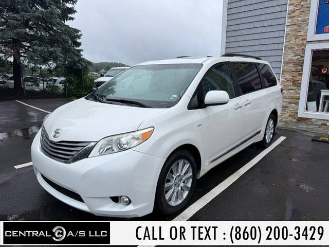 2017 Toyota Sienna XLE AWD photo