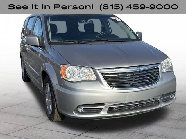 2016 Chrysler Town and Country Touring FWD photo