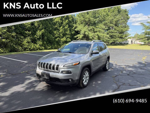 2016 Jeep Cherokee Latitude FWD photo
