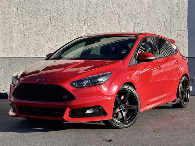 2016 Ford Focus ST FWD photo