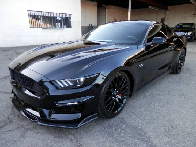 2017 Ford Mustang GT RWD photo