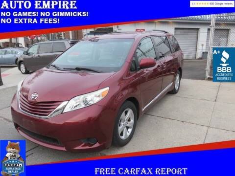 2017 Toyota Sienna LE FWD photo