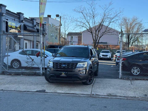 2017 Ford Explorer XLT 4WD photo