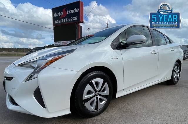 2017 Toyota Prius Three FWD photo