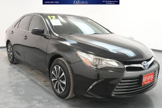2017 Toyota Camry Hybrid LE FWD photo