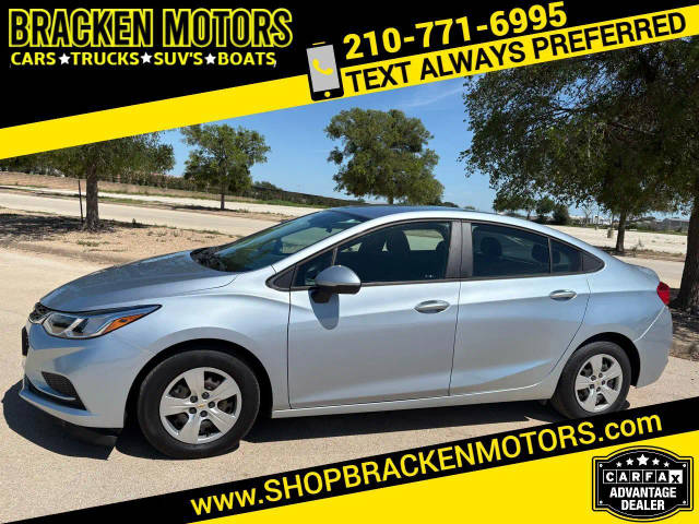 2017 Chevrolet Cruze LS FWD photo