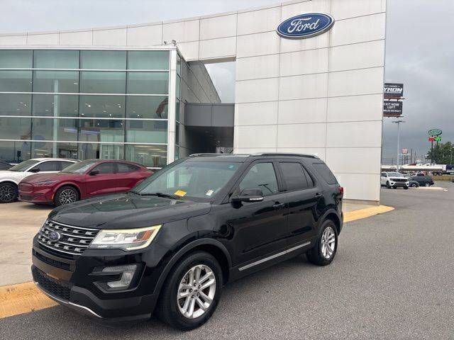 2017 Ford Explorer XLT FWD photo