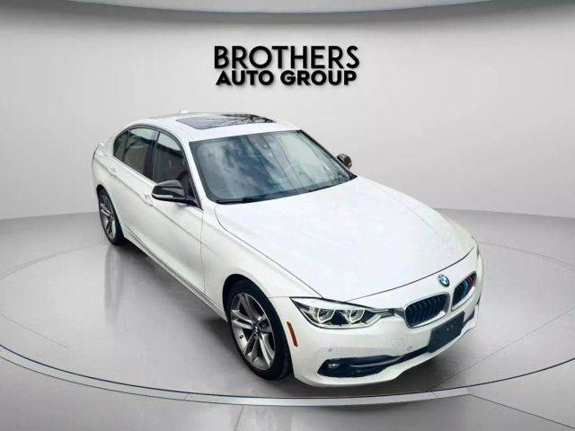 2017 BMW 3 Series 330i RWD photo