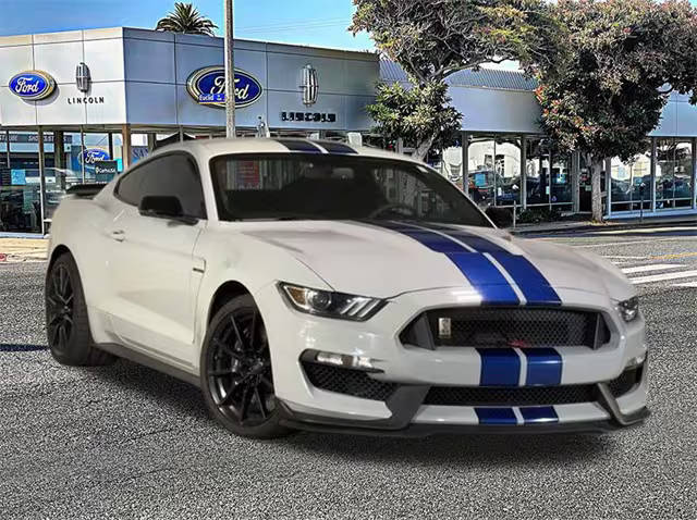 2017 Ford Mustang Shelby GT350 RWD photo