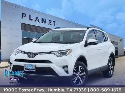 2017 Toyota RAV4 XLE FWD photo