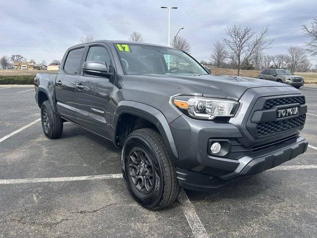 2017 Toyota Tacoma SR5 4WD photo