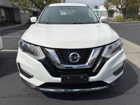 2017 Nissan Rogue S FWD photo