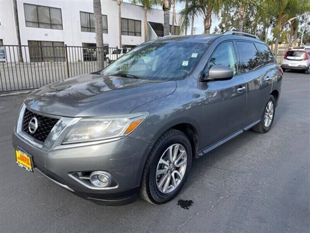 2016 Nissan Pathfinder SV FWD photo