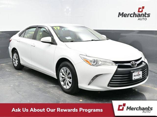 2017 Toyota Camry LE FWD photo