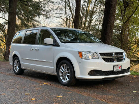 2016 Dodge Grand Caravan SXT FWD photo