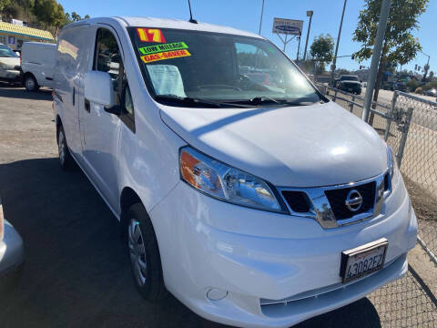 2017 Nissan NV200 SV FWD photo