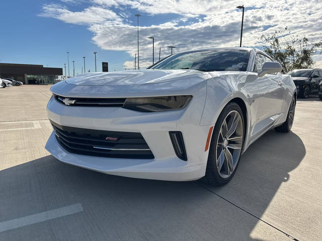 2017 Chevrolet Camaro 2LT RWD photo