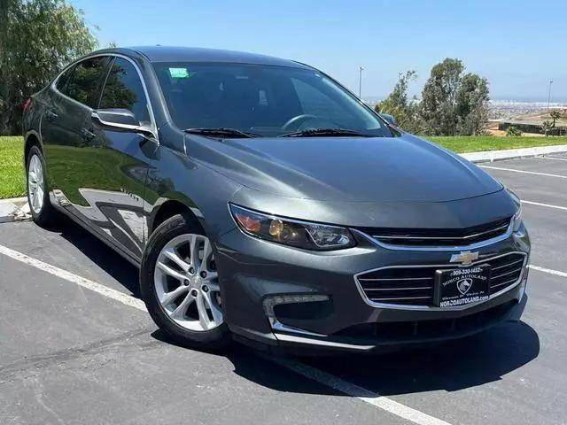 2017 Chevrolet Malibu LT FWD photo