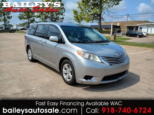 2017 Toyota Sienna LE FWD photo