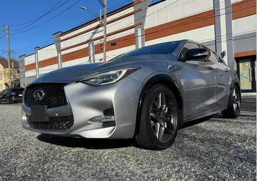 2017 Infiniti QX30 Sport FWD photo