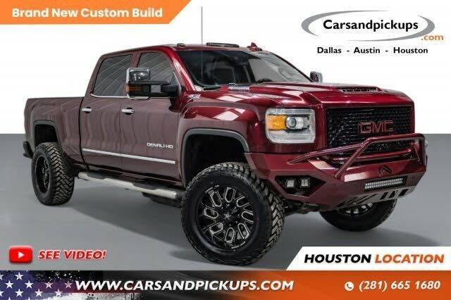 2017 GMC Sierra 2500HD Denali 4WD photo