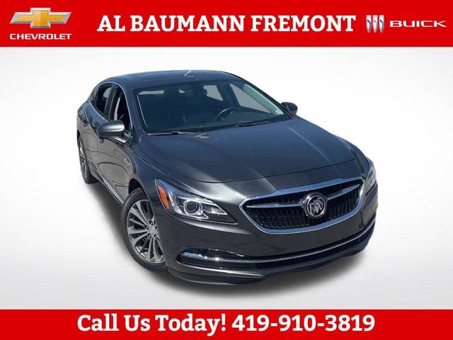 2017 Buick LaCrosse Essence FWD photo