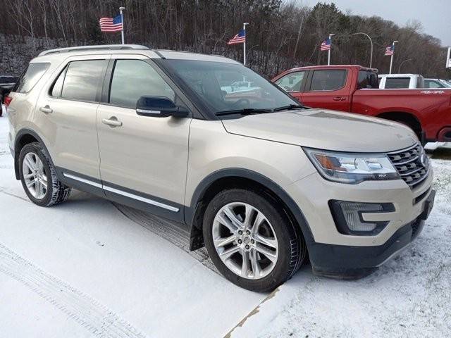 2017 Ford Explorer XLT 4WD photo