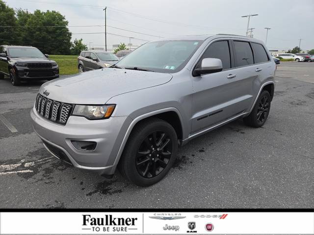 2017 Jeep Grand Cherokee Altitude 4WD photo