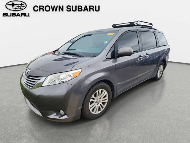 2017 Toyota Sienna XLE FWD photo