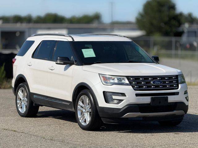 2017 Ford Explorer XLT 4WD photo