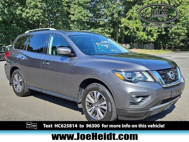 2017 Nissan Pathfinder SL 4WD photo