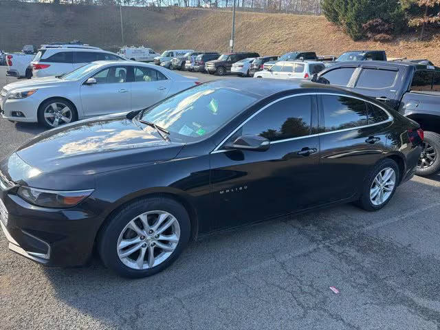 2017 Chevrolet Malibu LT FWD photo