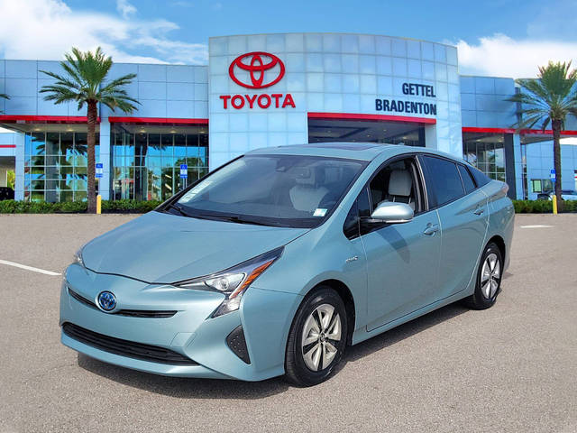 2017 Toyota Prius Four FWD photo