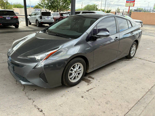 2017 Toyota Prius Three FWD photo