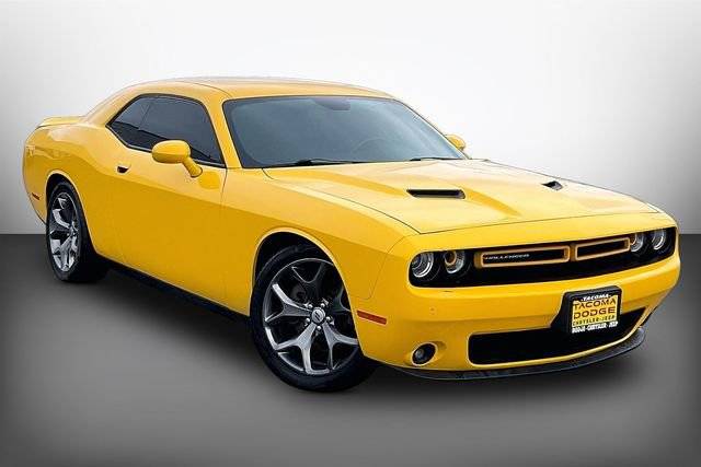 2017 Dodge Challenger SXT Plus RWD photo